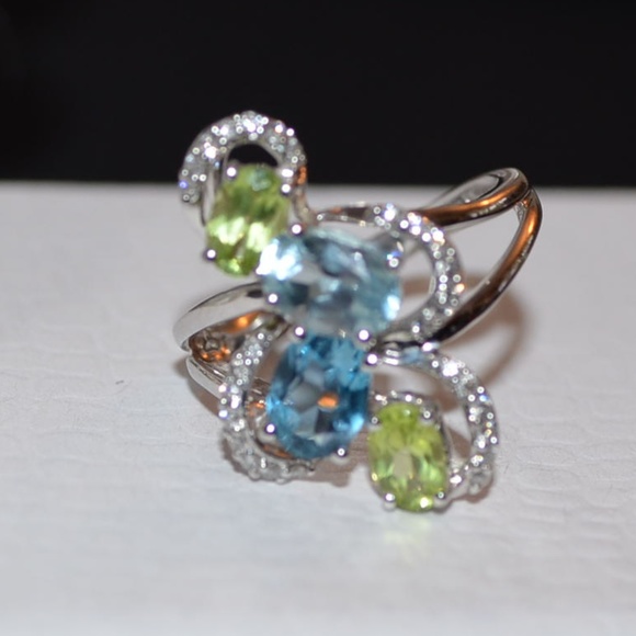 14K White Gold with Blue Topaz and Peridot - Picture 4 of 8